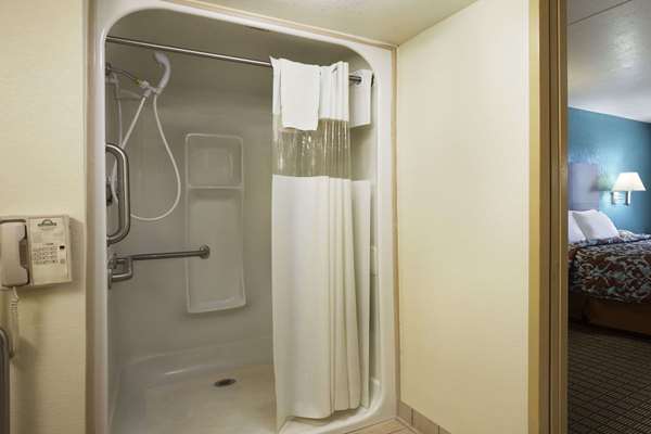  - Days Inn Conway - I-40, Exit 127