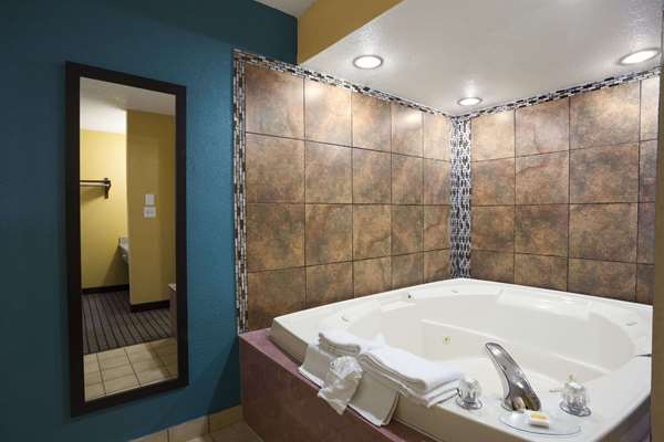 Suite - Days Inn Conway - I-40, Exit 127