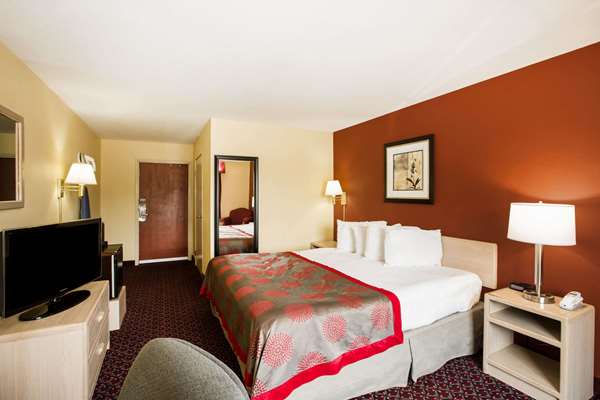  - Ramada Hotel Sioux Falls - I-29, Exit 79