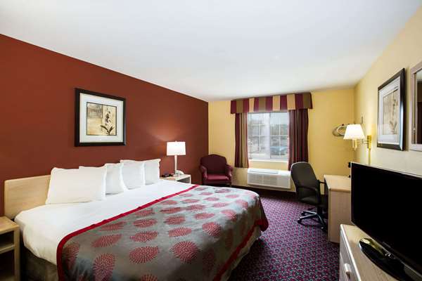  - Ramada Hotel Sioux Falls - I-29, Exit 79