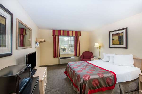  - Ramada Hotel Sioux Falls - I-29, Exit 79