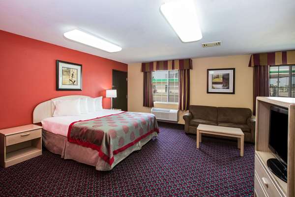 Suite - Ramada Hotel Sioux Falls - I-29, Exit 79
