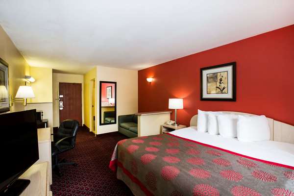 Suite - Ramada Hotel Sioux Falls - I-29, Exit 79