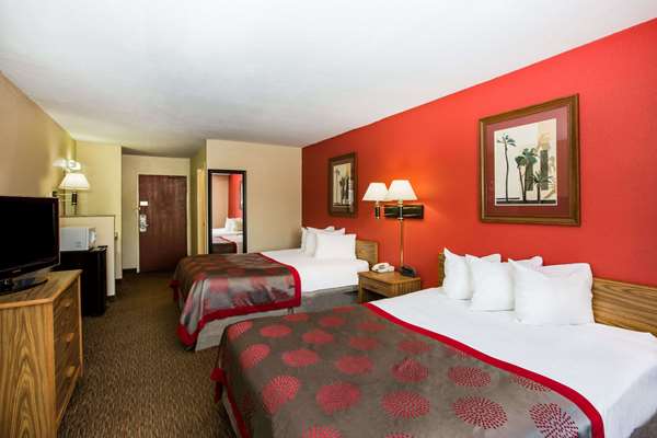  - Ramada Hotel Sioux Falls - I-29, Exit 79