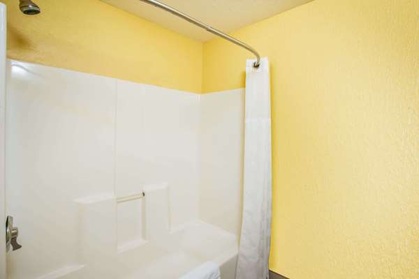  - Ramada Hotel Sioux Falls - I-29, Exit 79