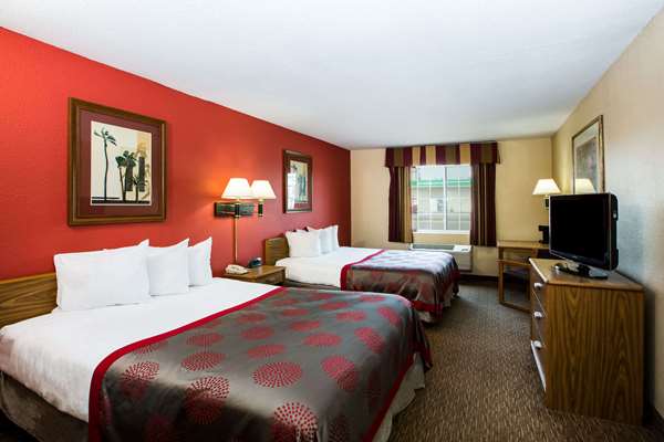  - Ramada Hotel Sioux Falls - I-29, Exit 79