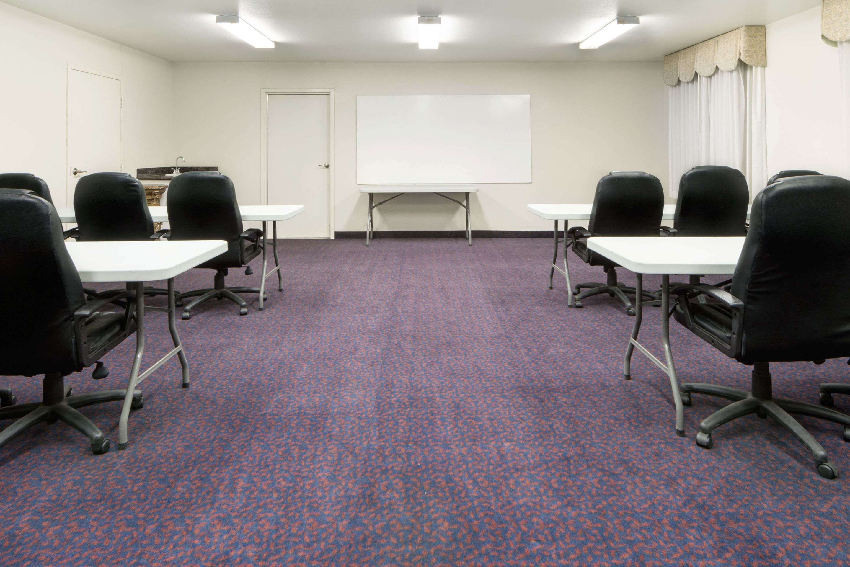 Meeting Room | Days Inn by Wyndham Dalhart