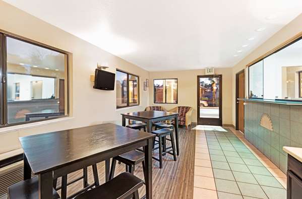  - Days Inn Espanola