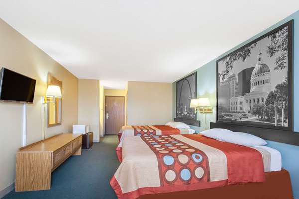 - Super 8 Hotel Carthage - I-49, Exit 50