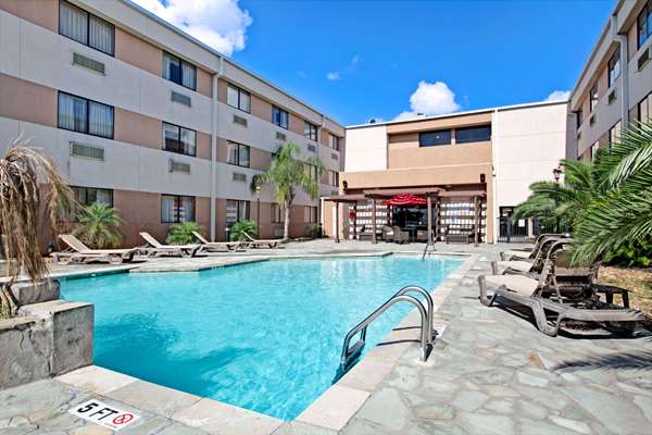 Pool - Ramada Inn Bush Airport Houston