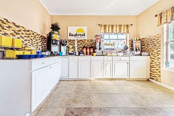  - Days Inn Gainesville