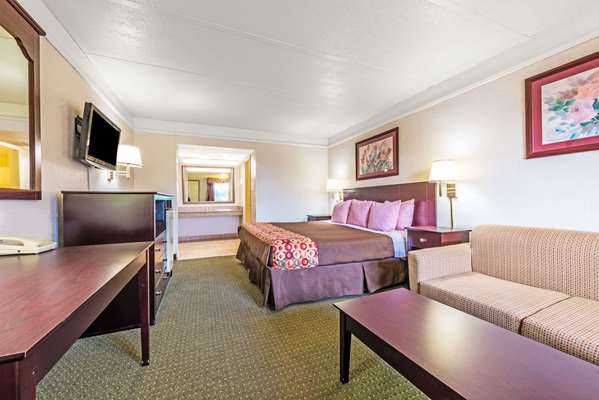  - Days Inn Gainesville