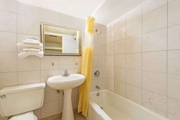  - Days Inn Gainesville