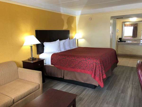  - Days Inn Gainesville