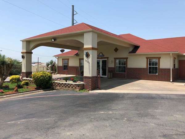 Exterior view - Days Inn Gainesville