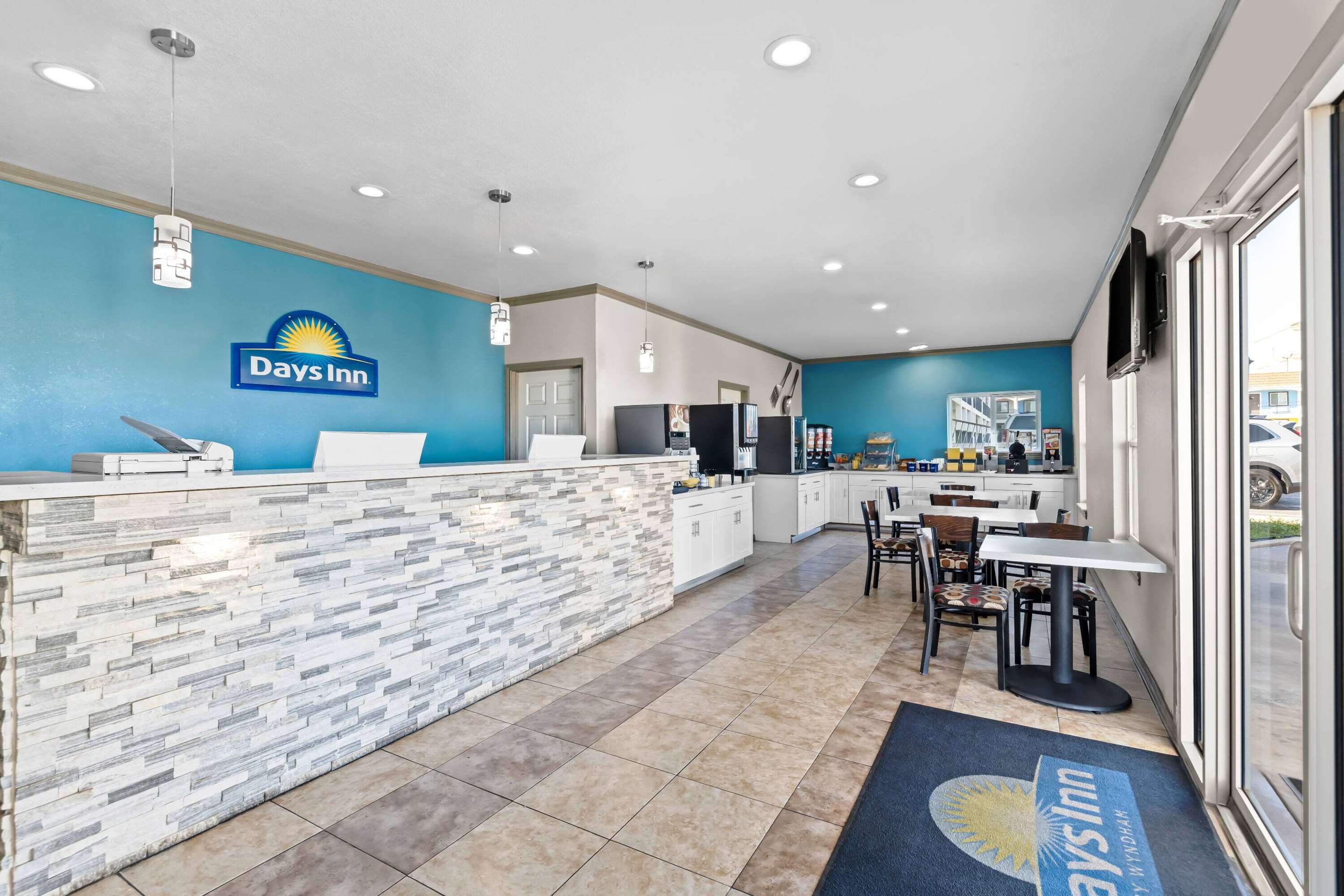 Lobby | Days Inn by Wyndham Gainesville