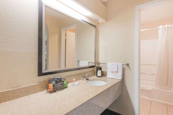  - Days Inn New Braunfels - I-35, Exit 189