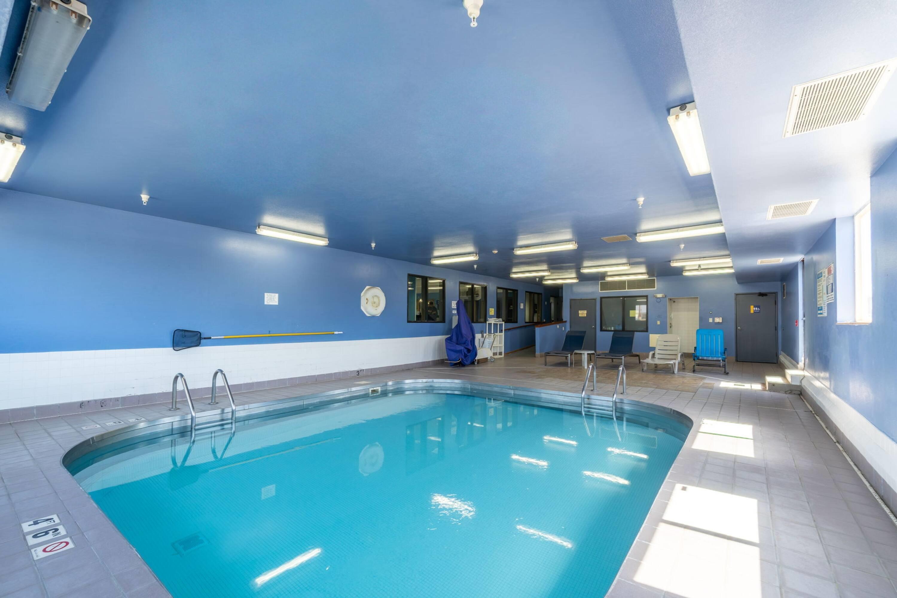 Pool | Days Inn by Wyndham Sioux City