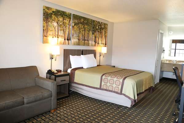  - Days Inn Monroe - I-20, Exit 120