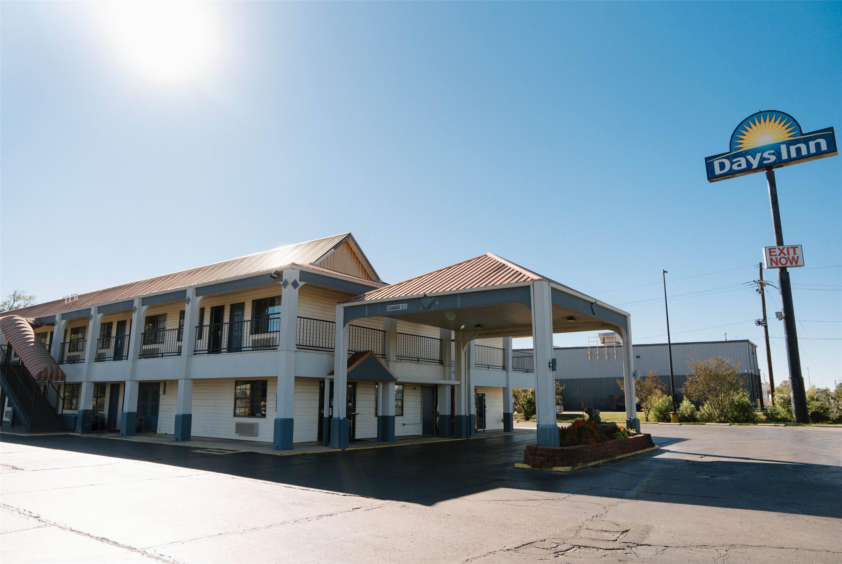 Exterior | Days Inn by Wyndham Monroe