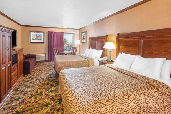  - Ramada Limited Hotel Waterfront Mackinaw City - I-75, Exit 338