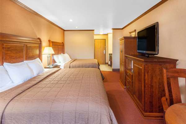 - Ramada Limited Hotel Waterfront Mackinaw City - I-75, Exit 338