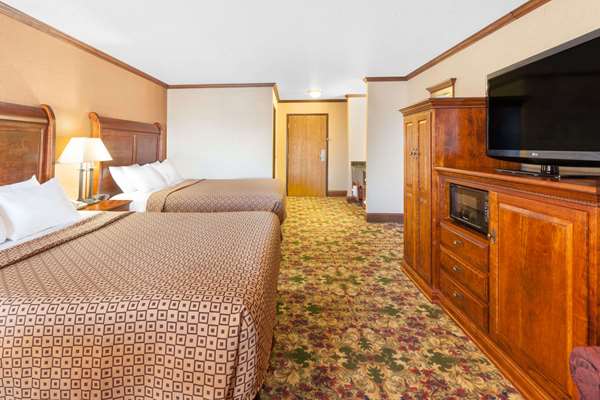  - Ramada Limited Hotel Waterfront Mackinaw City - I-75, Exit 338