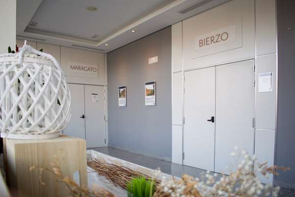 On-Site,Business/Events,Meeting Room