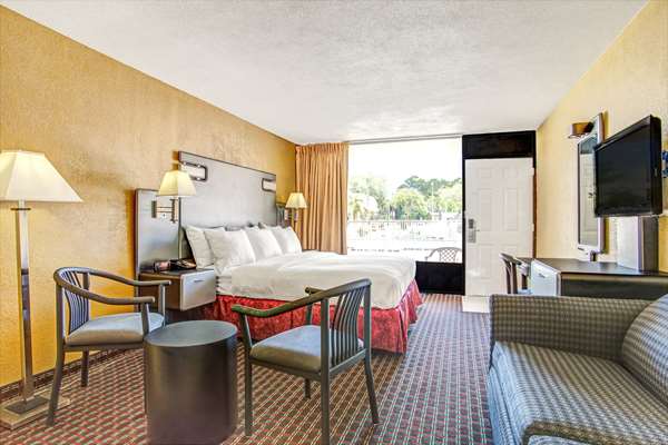 Suite - Days Inn Central St Petersburg