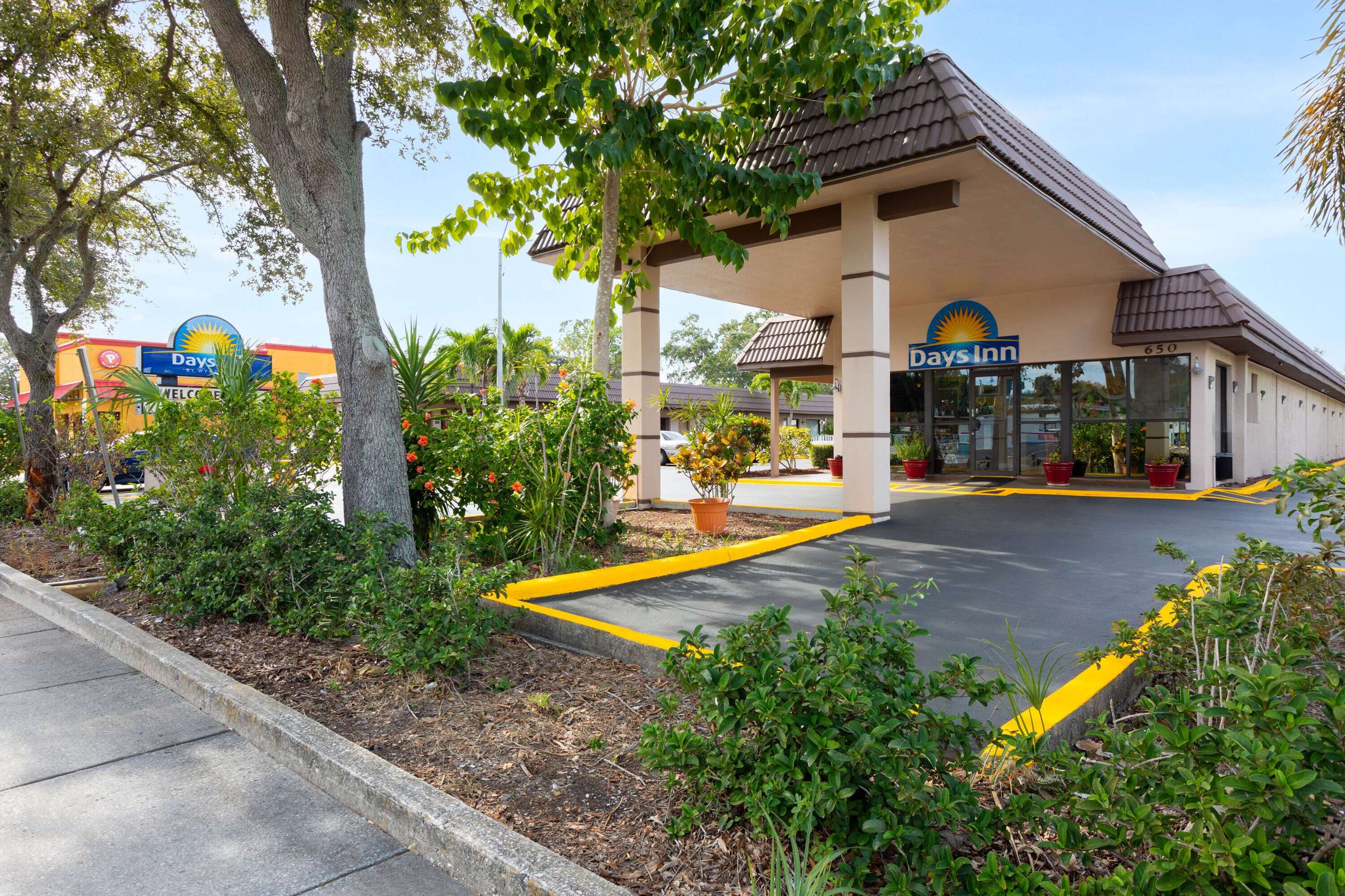 Exterior | Days Inn by Wyndham St. Petersburg Central