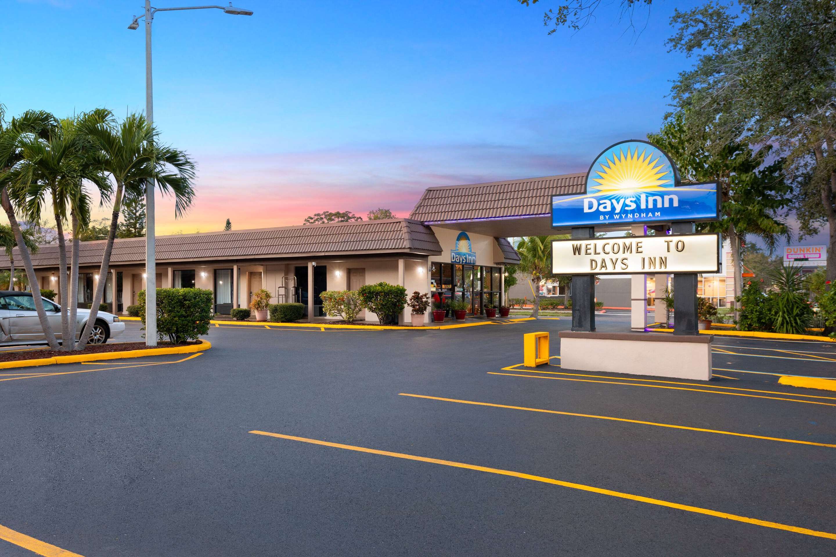 Exterior | Days Inn by Wyndham St. Petersburg Central