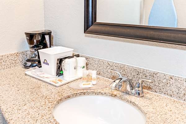  - Days Inn City Center Long Beach