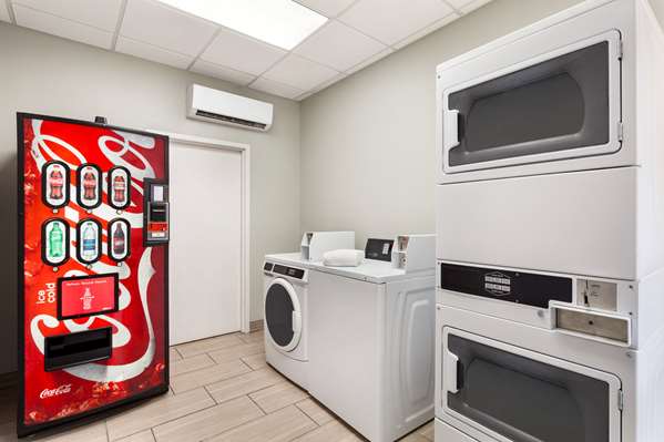 Amenities - Days Inn Paris