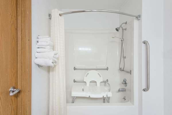  - Super 8 Motel Bridgeport - I-79, Exit 121