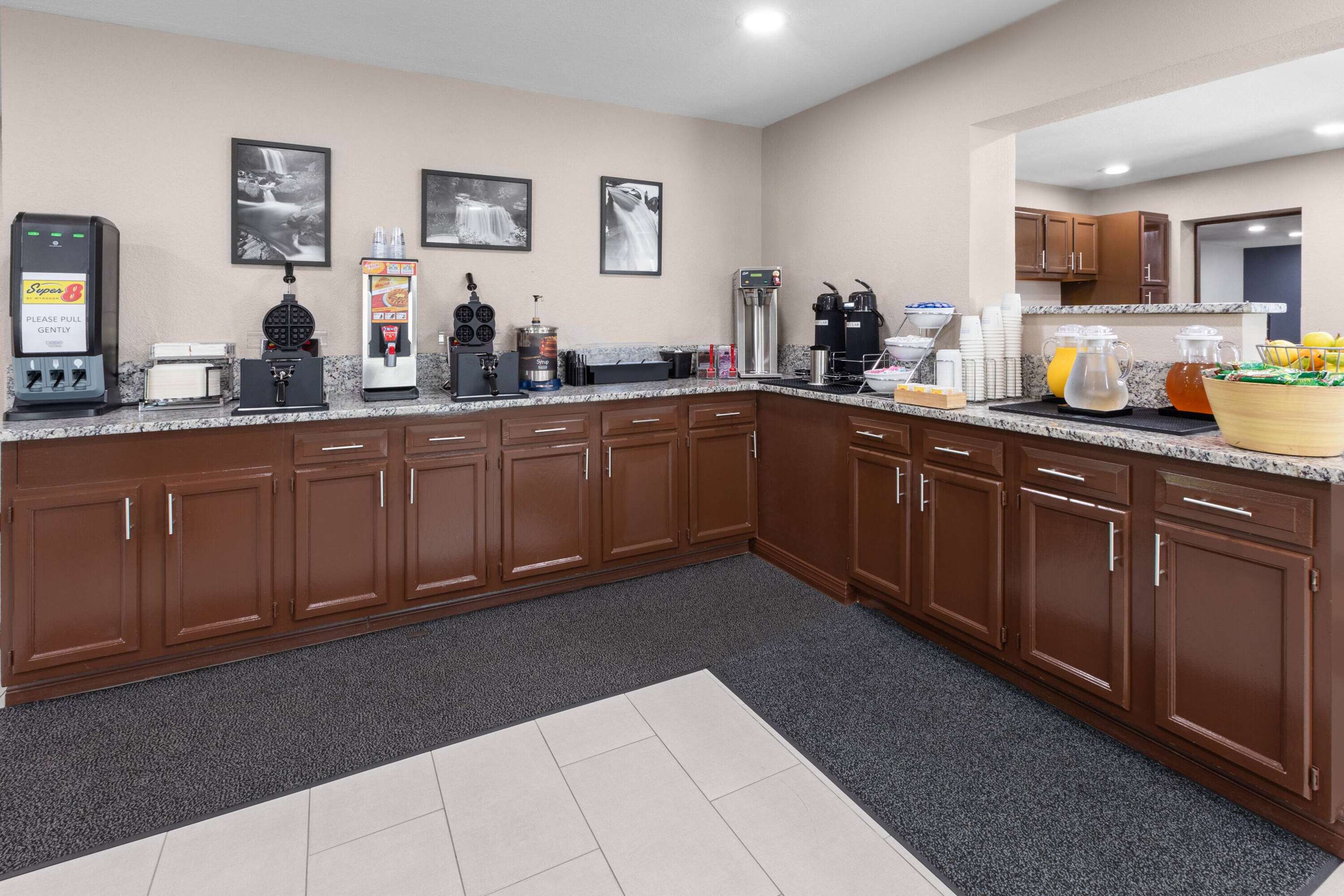 Property amenity | Super 8 by Wyndham Bridgeport/Clarksburg Area