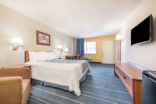  - Days Inn College Station