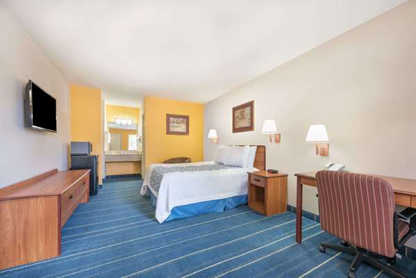  - Days Inn College Station