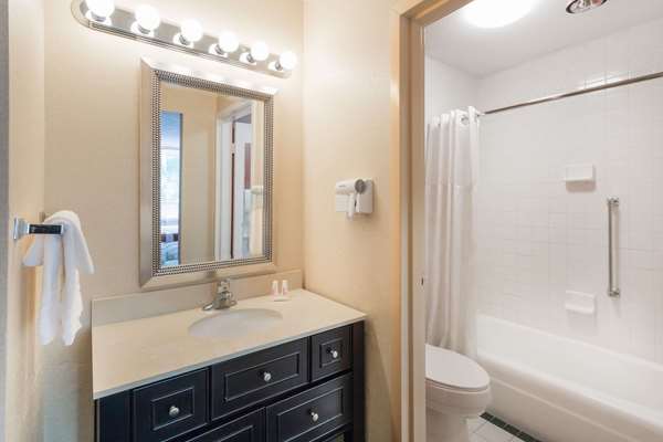  - Ramada Inn River's Edge Roanoke