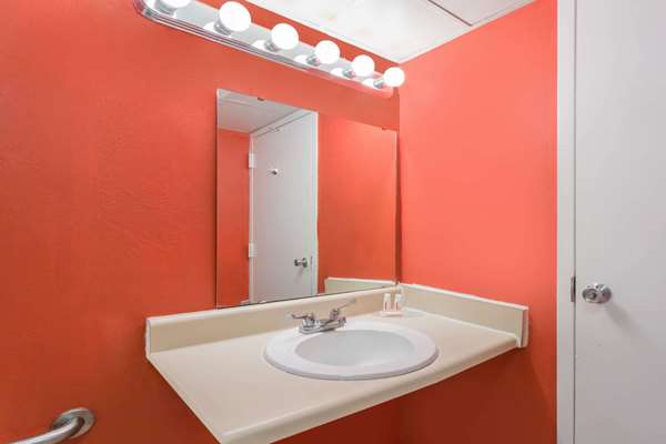  - Ramada Inn River's Edge Roanoke