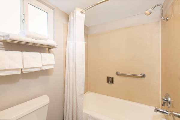  - Days Inn Ukiah