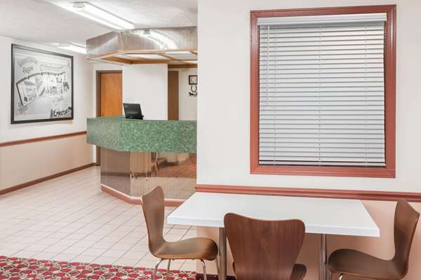  - Super 8 Hotel Shipshewana