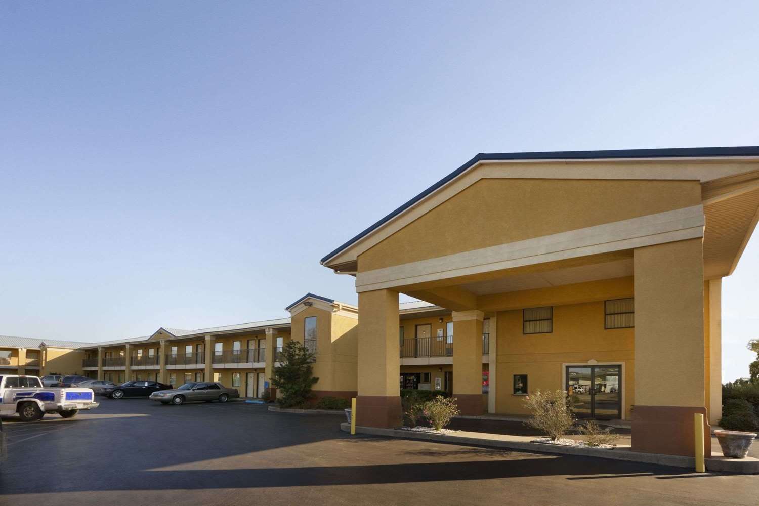 Super 8 Motel Monroe, LA - See Discounts