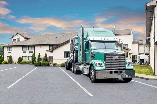  - Baymont Inn & Suites Branford - I-95, Exit 56