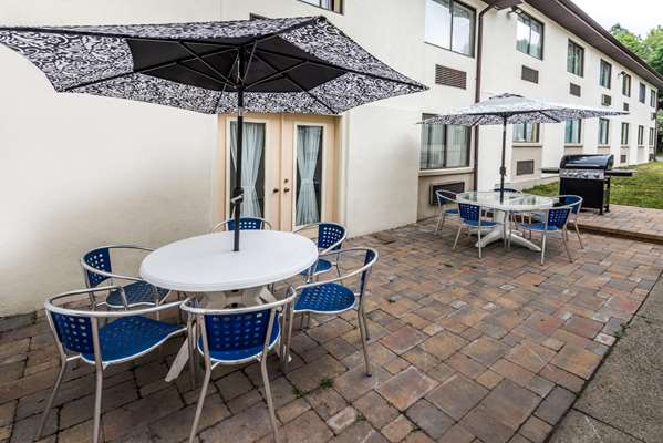  - Baymont Inn & Suites Branford - I-95, Exit 56