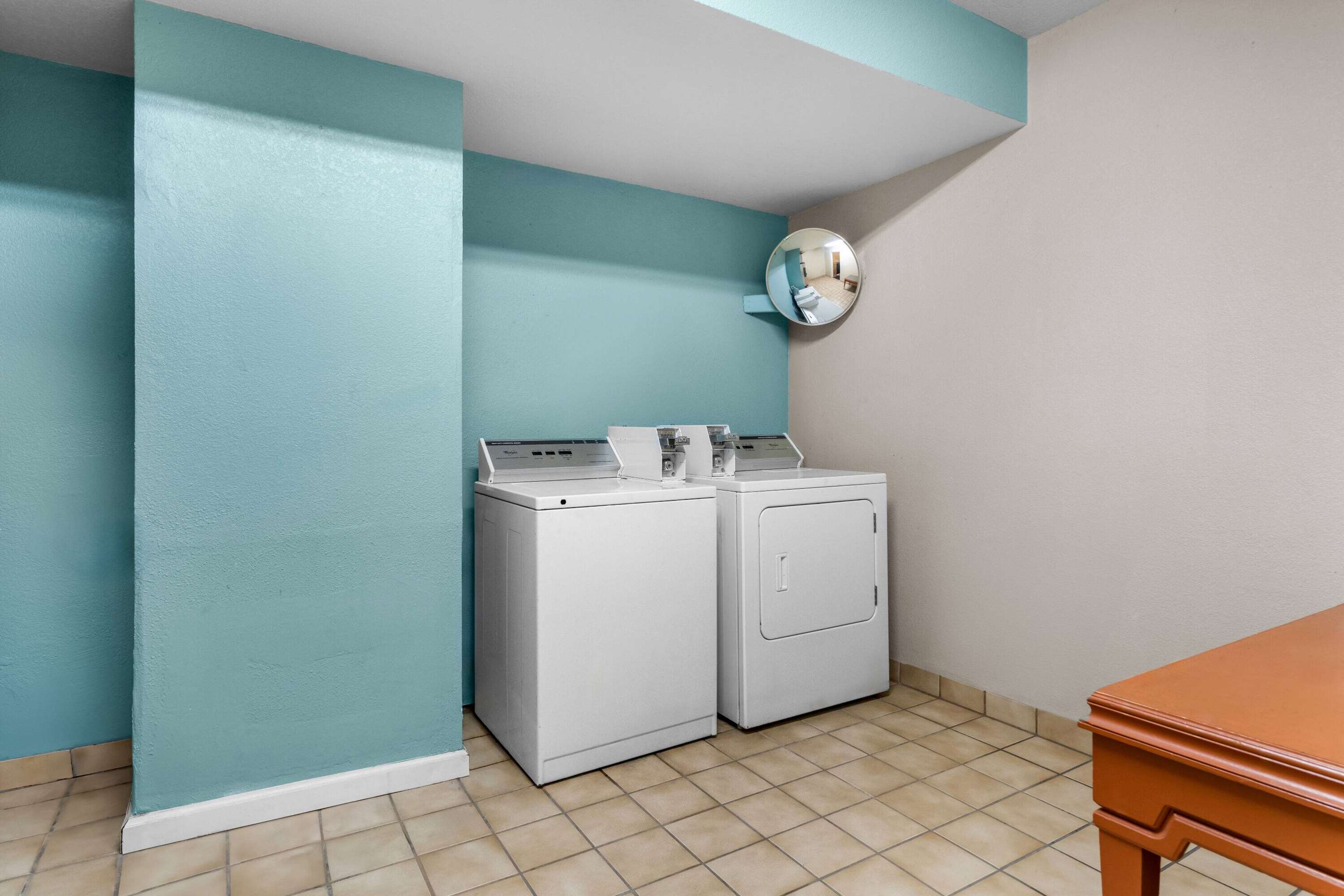 Property amenity | Howard Johnson by Wyndham Santa Cruz Beach Boardwalk