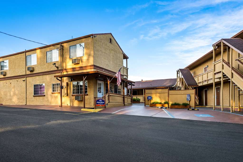 Howard Johnson by Wyndham Santa Cruz