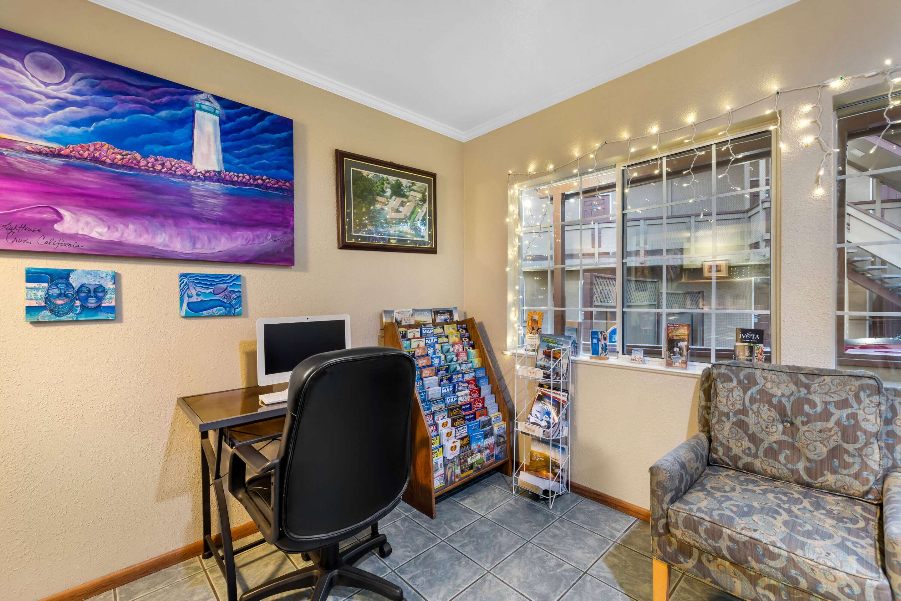 Business Center | Howard Johnson by Wyndham Santa Cruz Beach Boardwalk