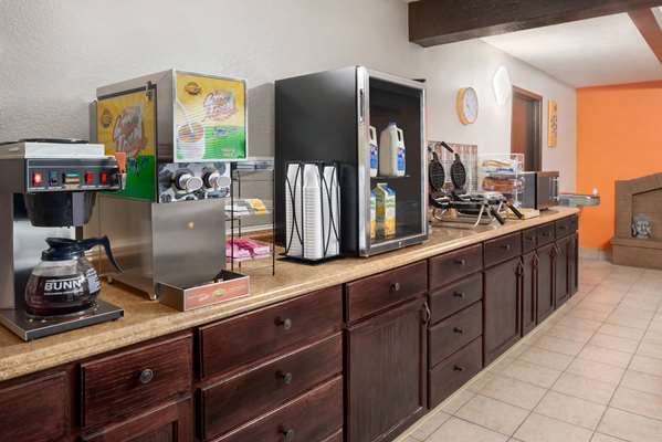 Restaurant - Howard Johnson Inn Appleton