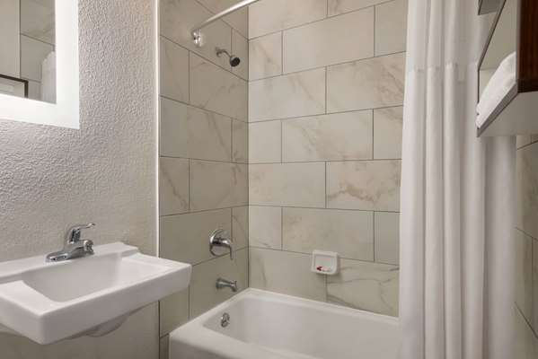  - Howard Johnson Inn Appleton