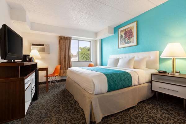  - Howard Johnson Inn Billings - I-90, Exit 446